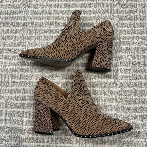 Gianni Bini Brown Studded Cheetah Ankle Booties Sz 8 - Picture 4 of 7